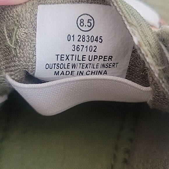 Tommy Bahama 8.5 womens casual soft green sneakers - Picture 5 of 8